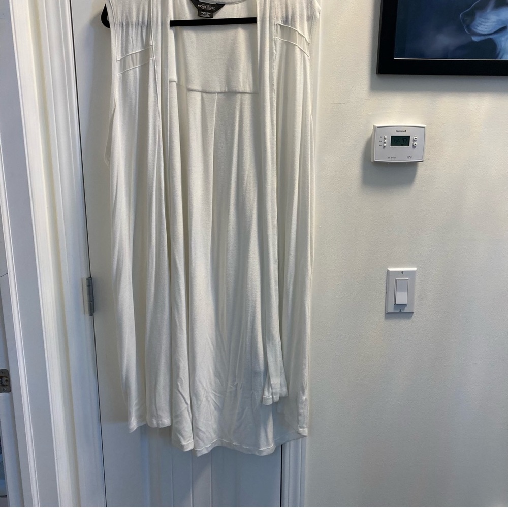 Michel Studio Collection Size 4X Off White Sleeveless Cardigan